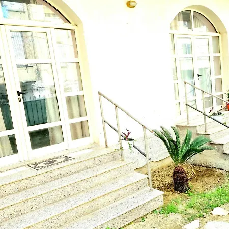 Luckyshine Hostel *