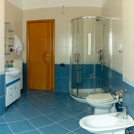 Luckyshine Hostel *