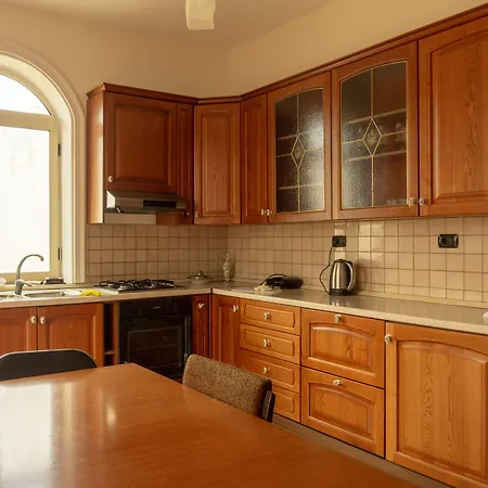 호스텔 Luckyshine Vlorë