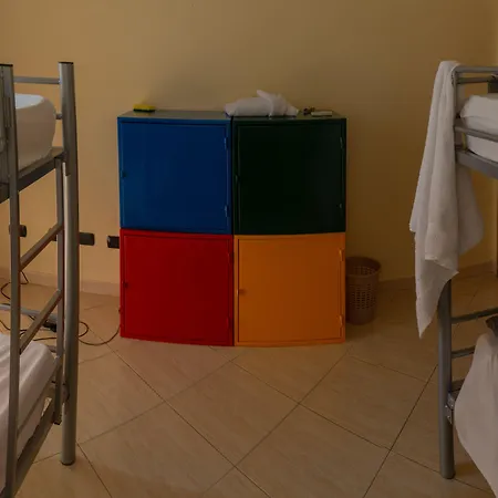 Luckyshine بيت شباب