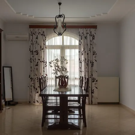 بيت شباب Luckyshine فلورا