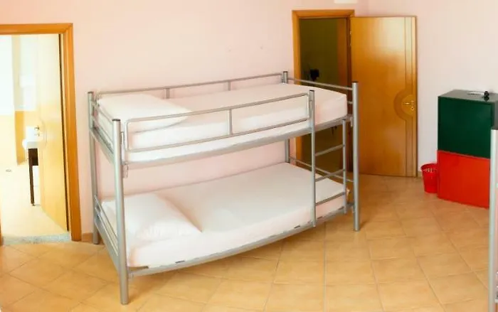 호스텔 Luckyshine Vlorë